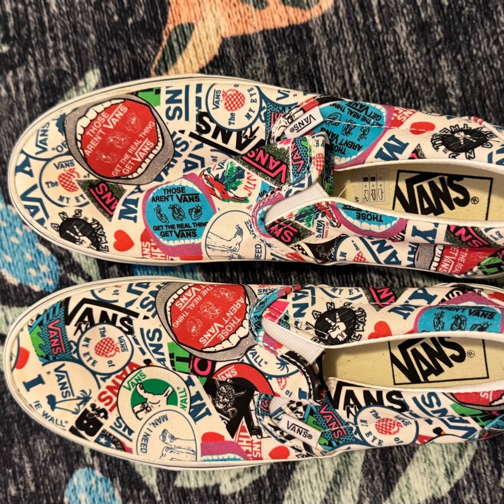 Vans Red and Blue Sneakers Vibrant Design